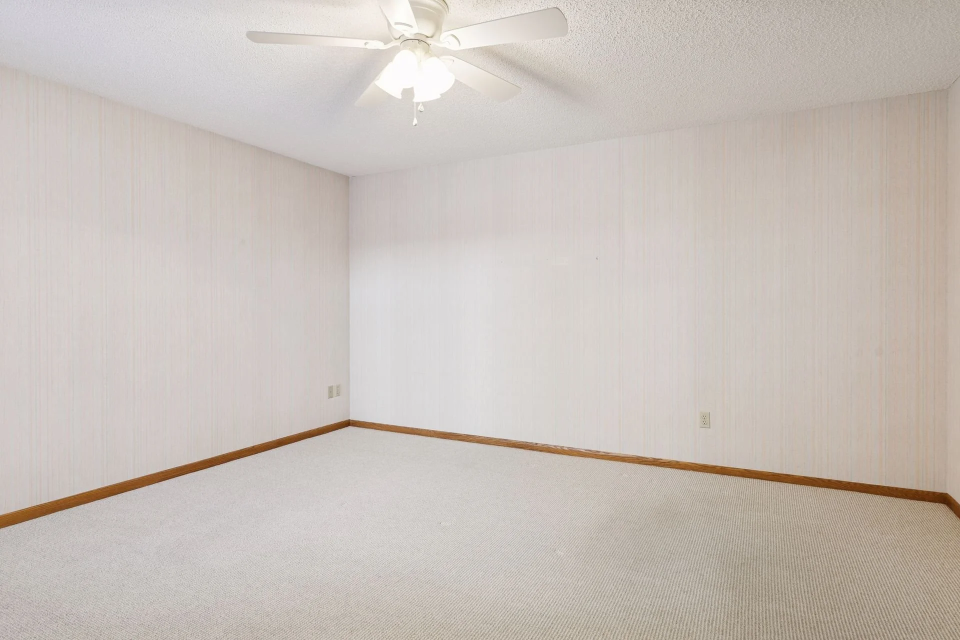 2684 Lake Court Drive - Spacecrafting - 0026.jpg