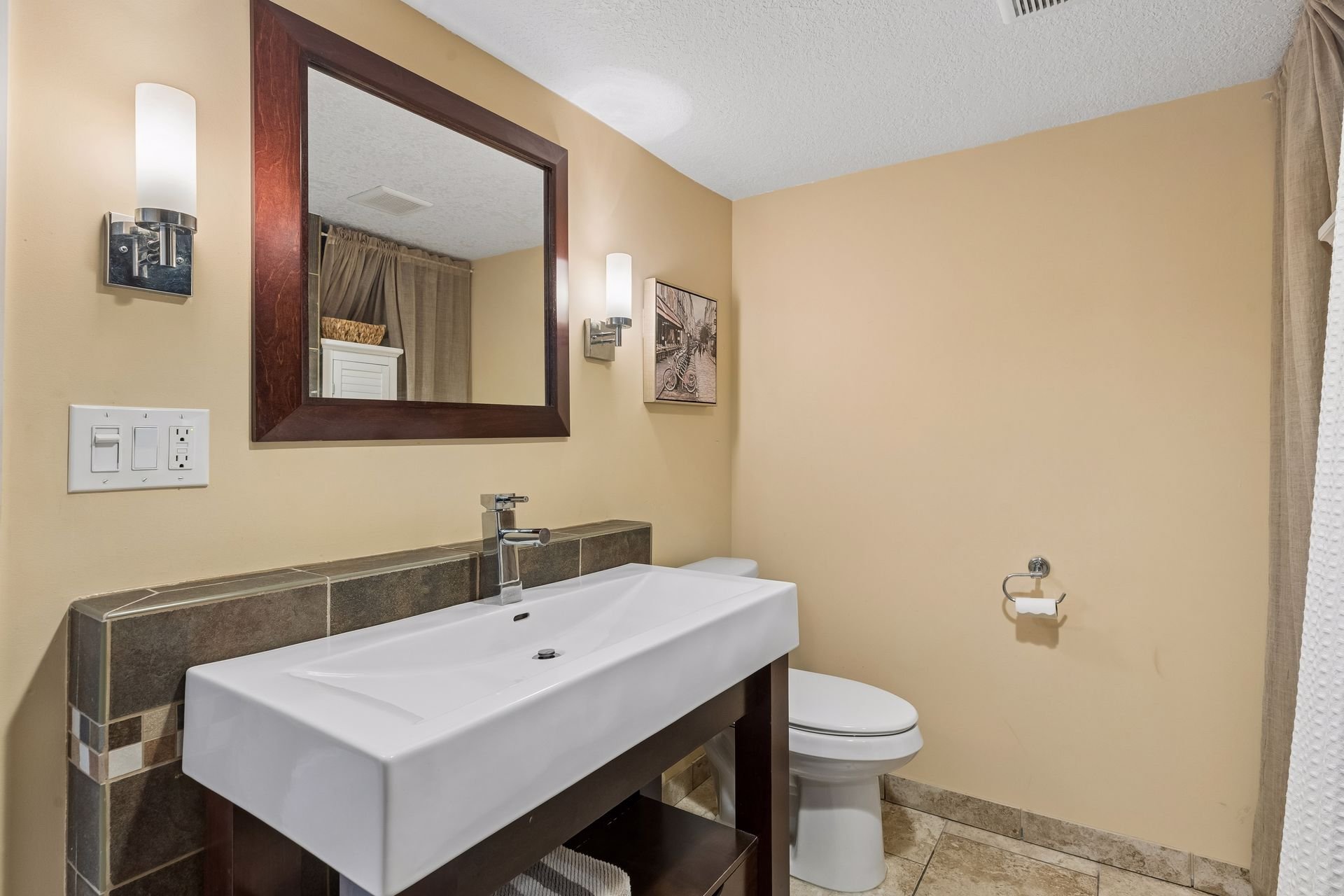 1713 Independence Avenue South - Spacecrafting - 0030.jpg