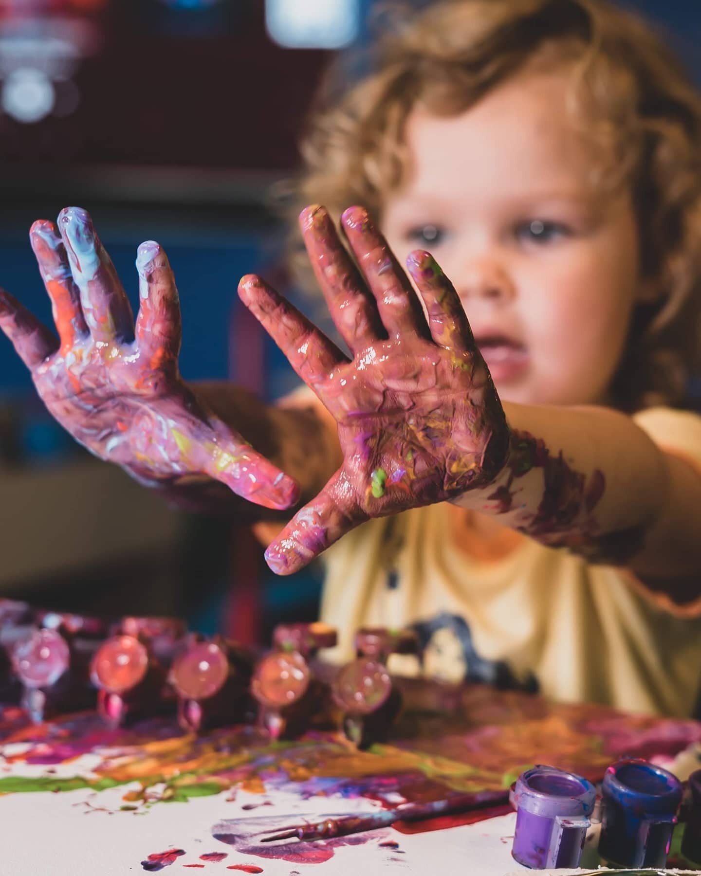 &ldquo;Creativity is contagious, pass it on.&rdquo; &ndash; Albert Einstein
.
.
📸 @codycrayons
.
#sonyalpha #sonyphoto #sonya7sii #sonyphotographer #familyphotography #childrensphotography #littlepainter #painter #artist #50mm #50mmphotography