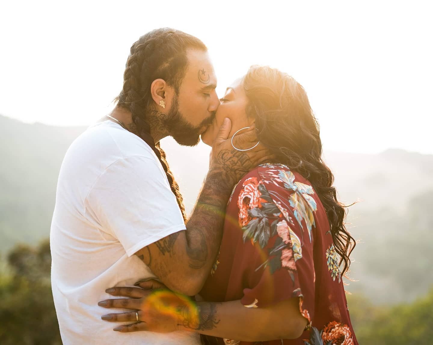 When you find the right one, you just know ❤
.
We originally planned to shoot this session at Mt. Diablo, but the smoky air forced us to find a new location. Luckily a friend recommended Briones! The light ended up being gorgeous on this evening, and