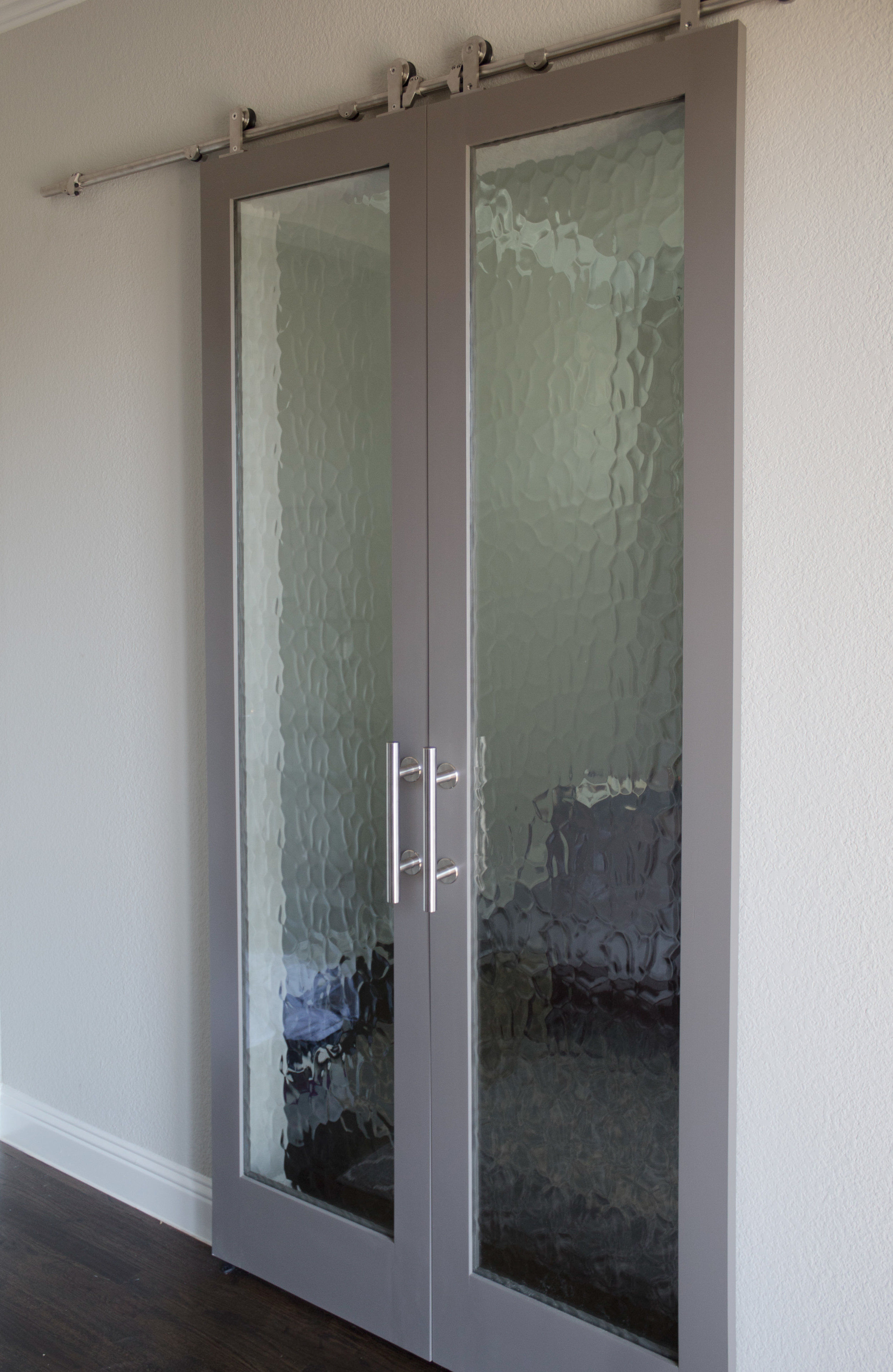 Flemish Glass With Gray Border (Double Barn Door Hardware)