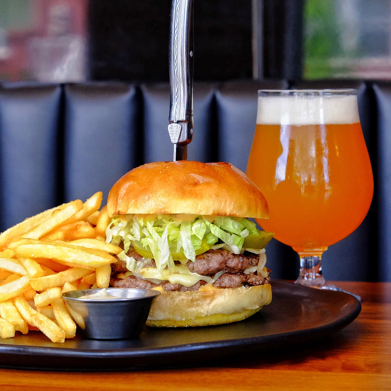 loveOttawa_Mati_BestBurgerWeb_lg.jpg