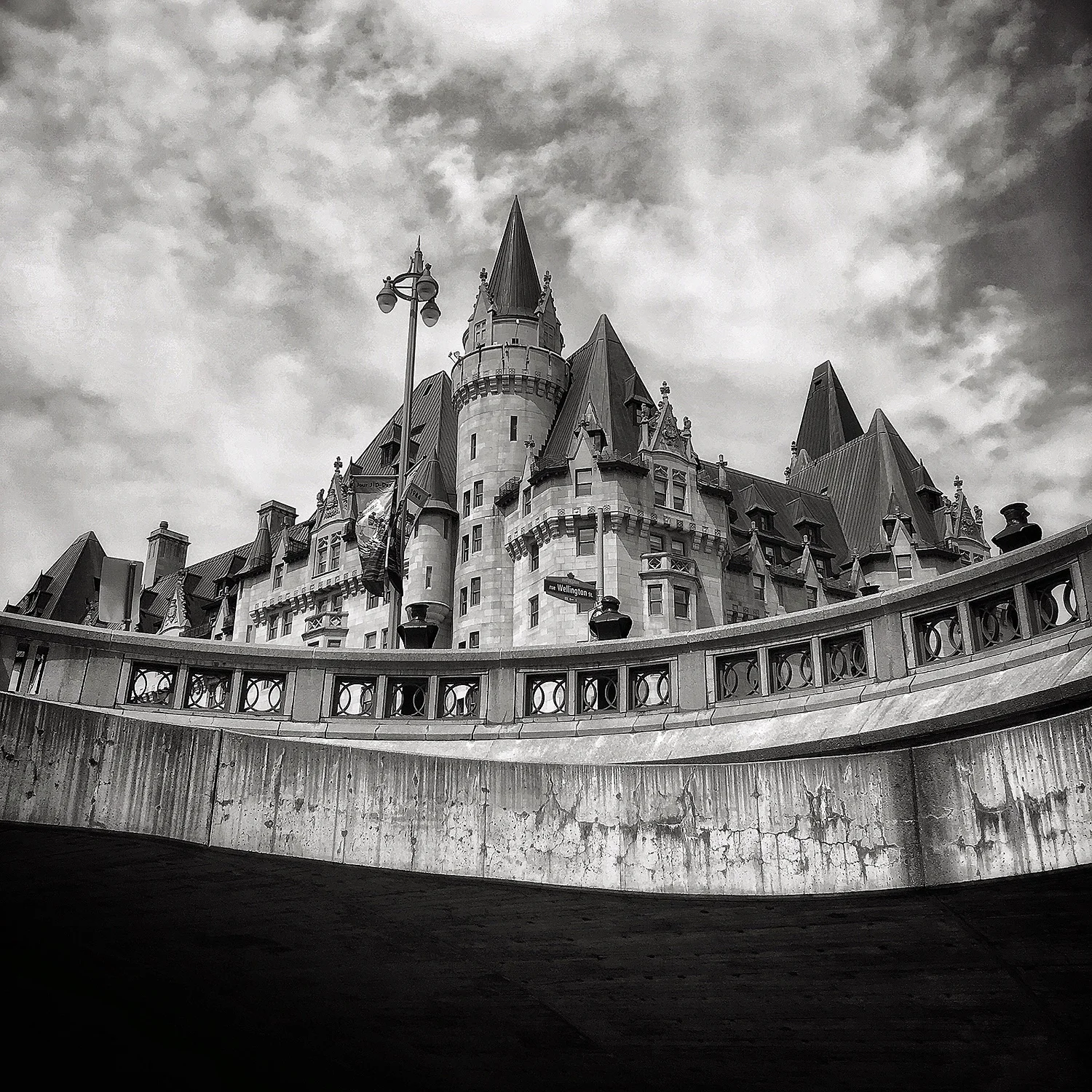 loveOttawa_ChateauLaurierBelowweb.jpg