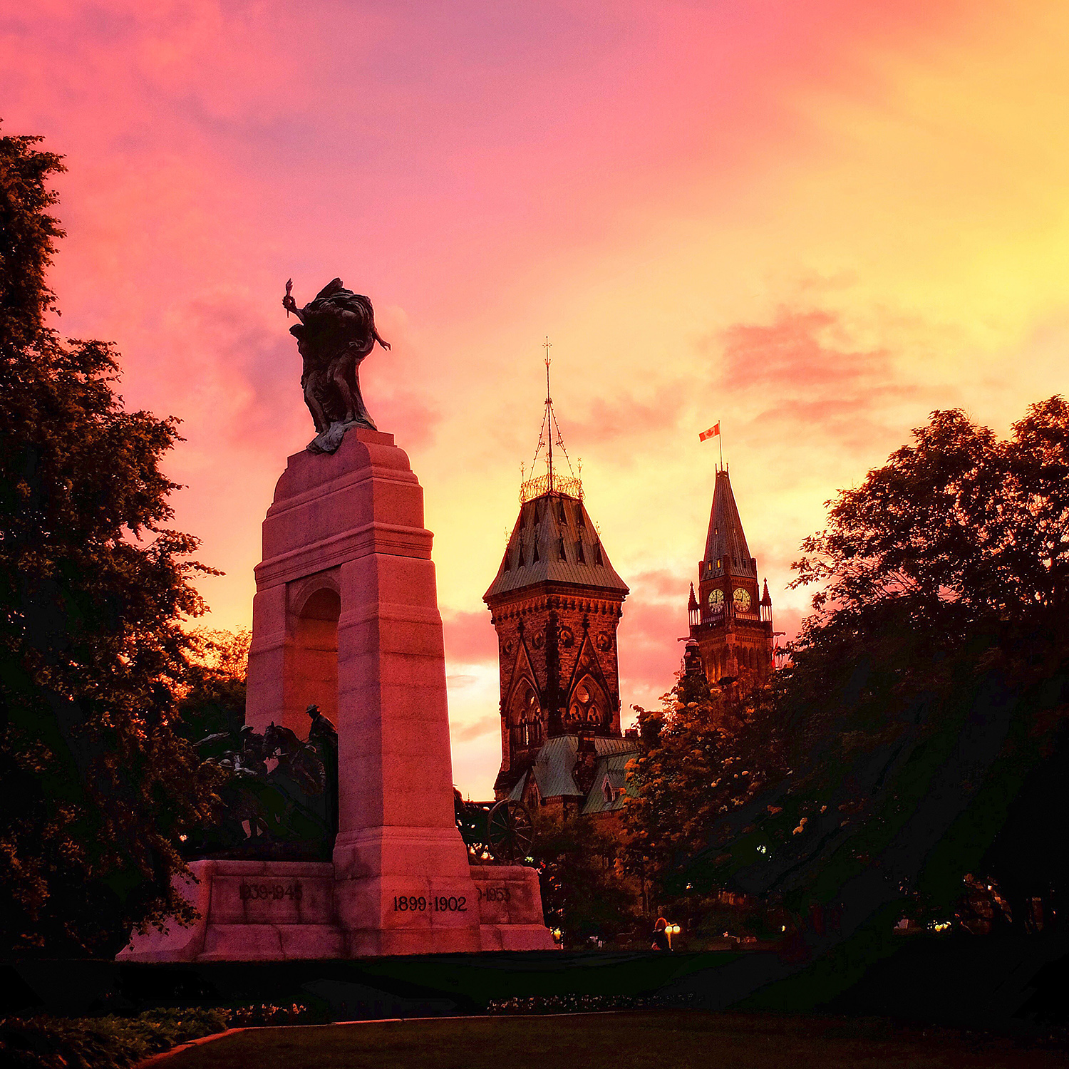 loveottawa-warmemorial2-web.jpg