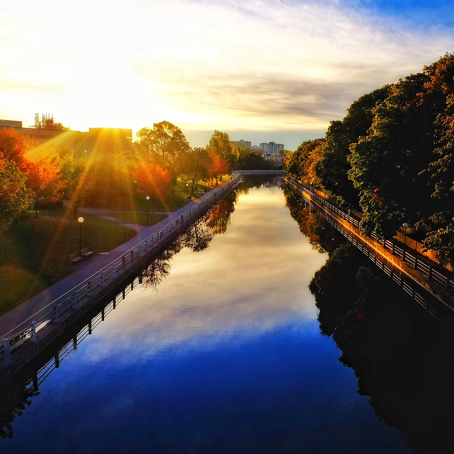 loveOttawa_SunriseCanal_web.jpg