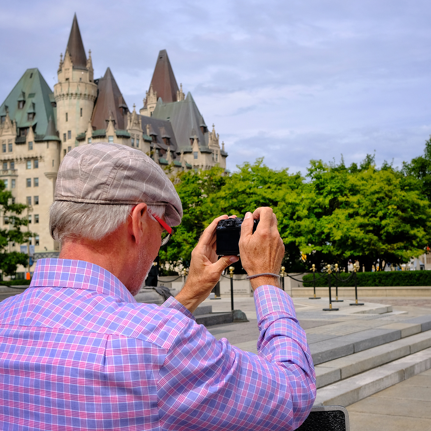 loveOttawa_olderphotographer_web.jpg