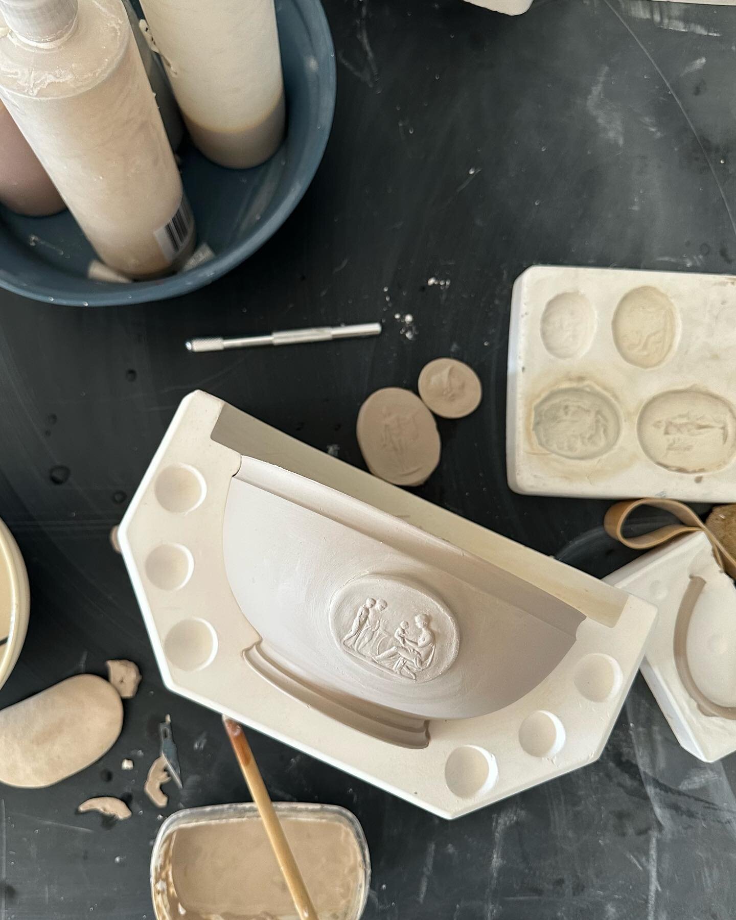 Still trying to refine my process for attaching the cameos.  They have to be attached when the clay is still a bit wet, I am trying to get the timing just right.  #process #inthestudio #cameobowl