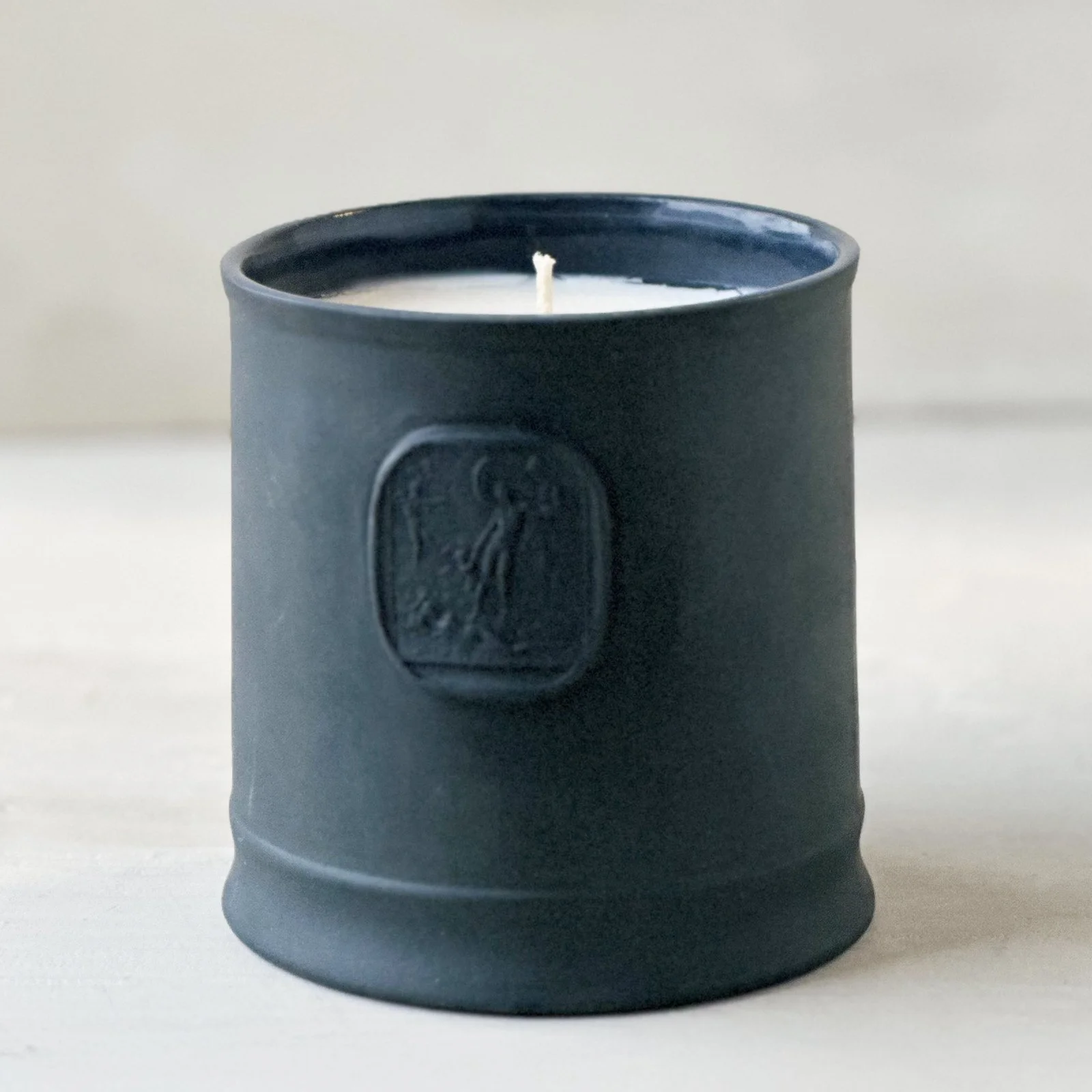 Minerva Cameo Candle  Onyx