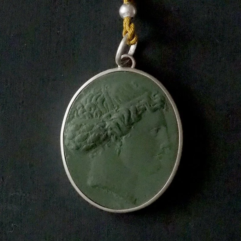 Silver Arethusa Set Pendant in Green