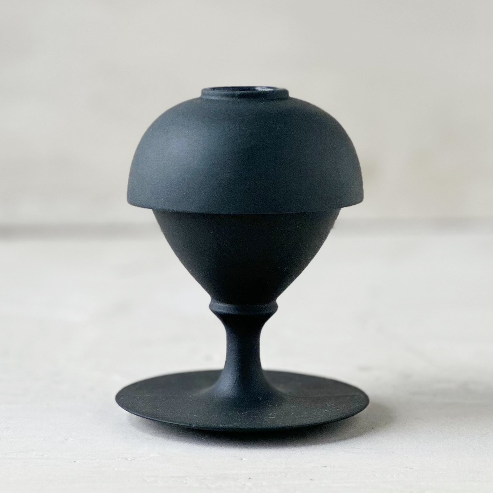 Porcelain Incense Vessel (onyx)