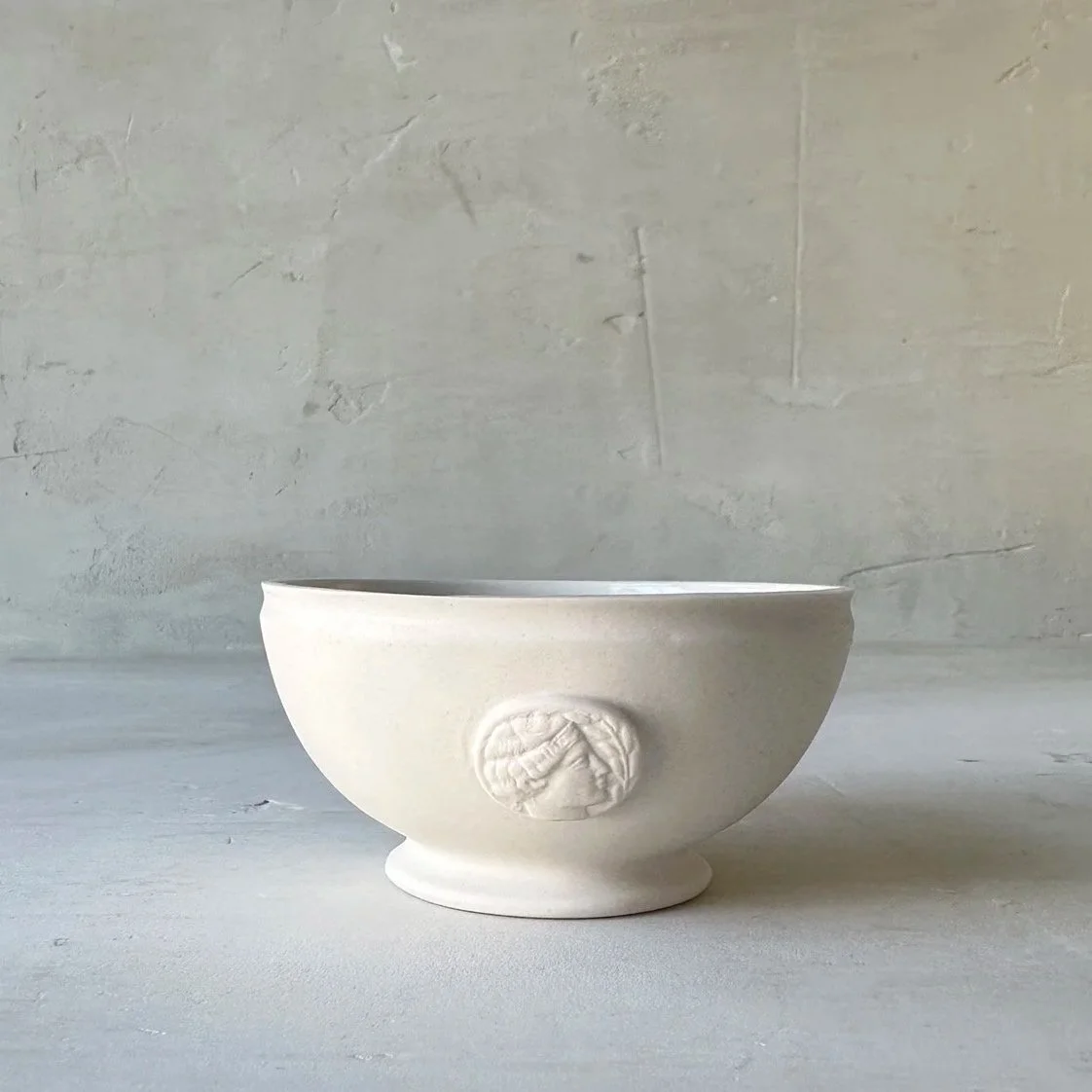 WHTETRUSBOWL.jpg