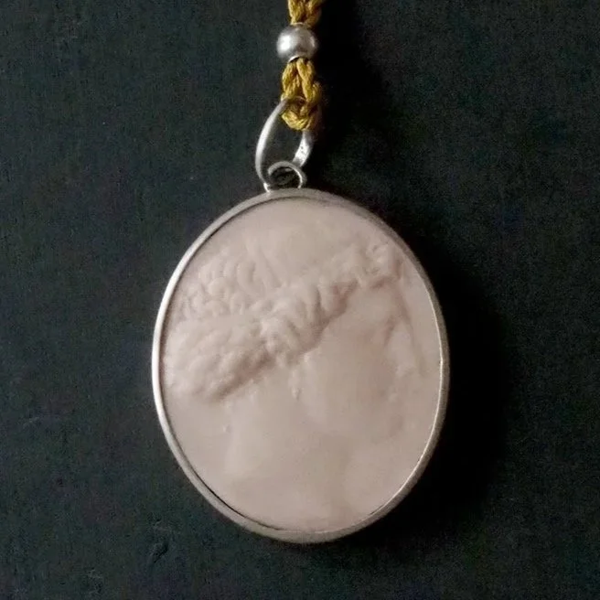 Silver Arethusa Set Pendant in Blush