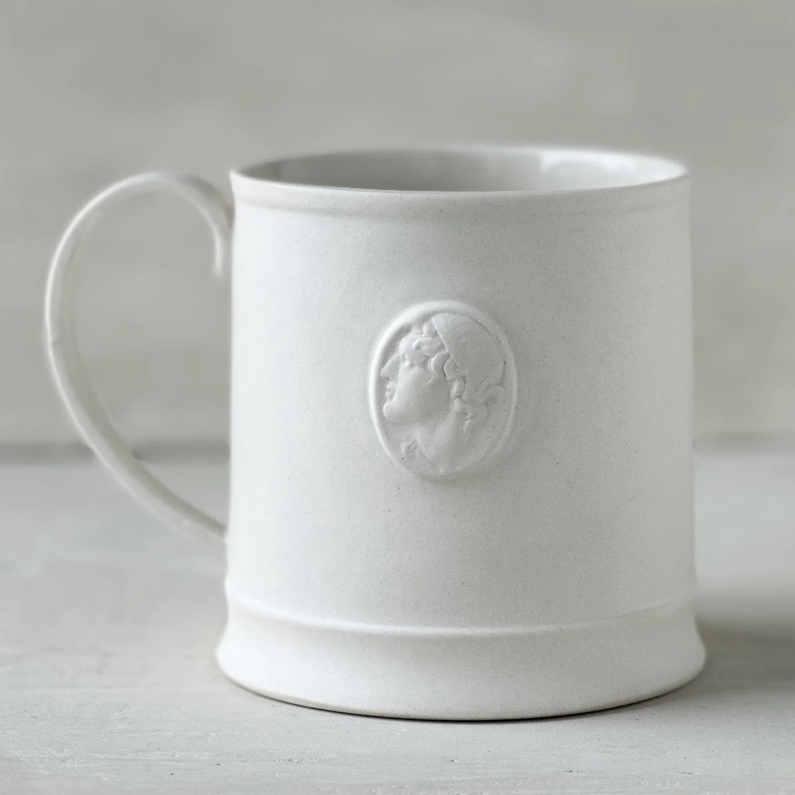 Apollo Cameo Mug White