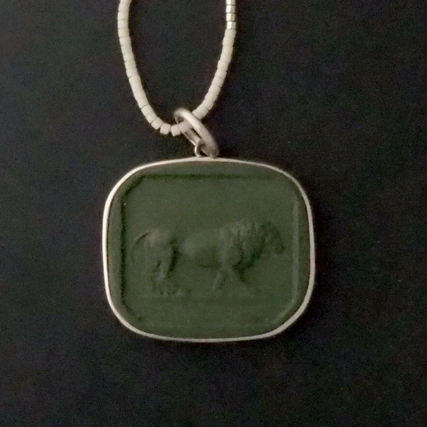 Silver Leo Set Pendant in Green