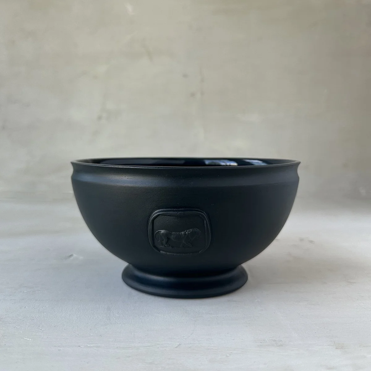 BLKLEOBOWL.jpg