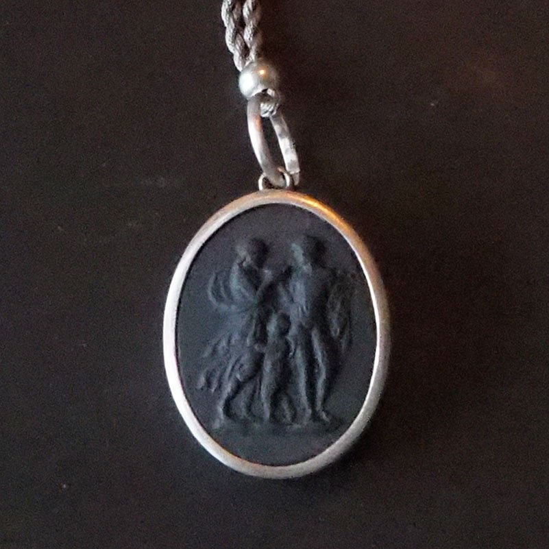familypendant.jpg
