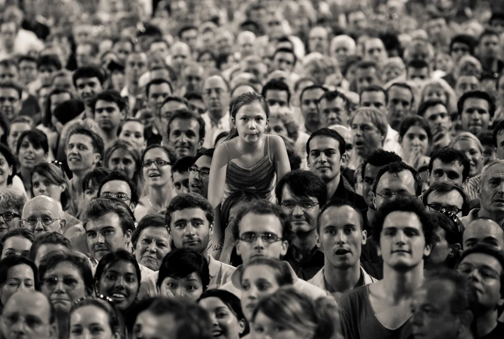 crowd 1.jpg