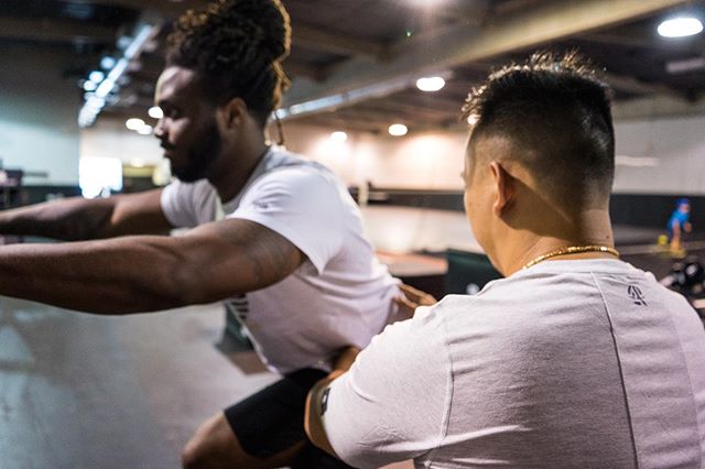 Prehab so you won&rsquo;t have to rehab.
.
.
@dr.tonytran working with Texans RB @iamdeeforeman, fine tuning his hamstrings before training camp.