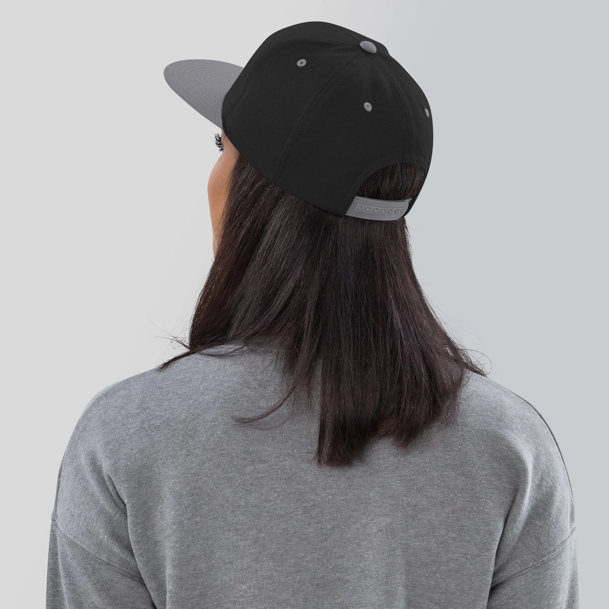 classic-snapback-black-silver-back-696fc0041db79.jpg