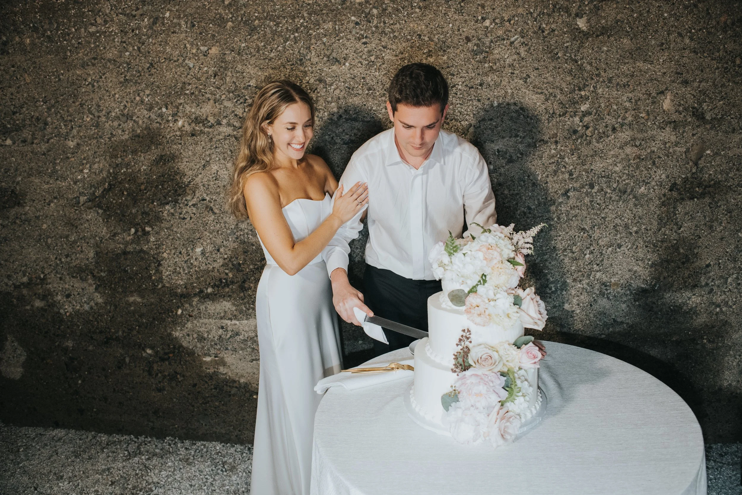 Bride and Groom  Floral lizzie zack valley rock inn wedding love is rad-6027441.jpg
