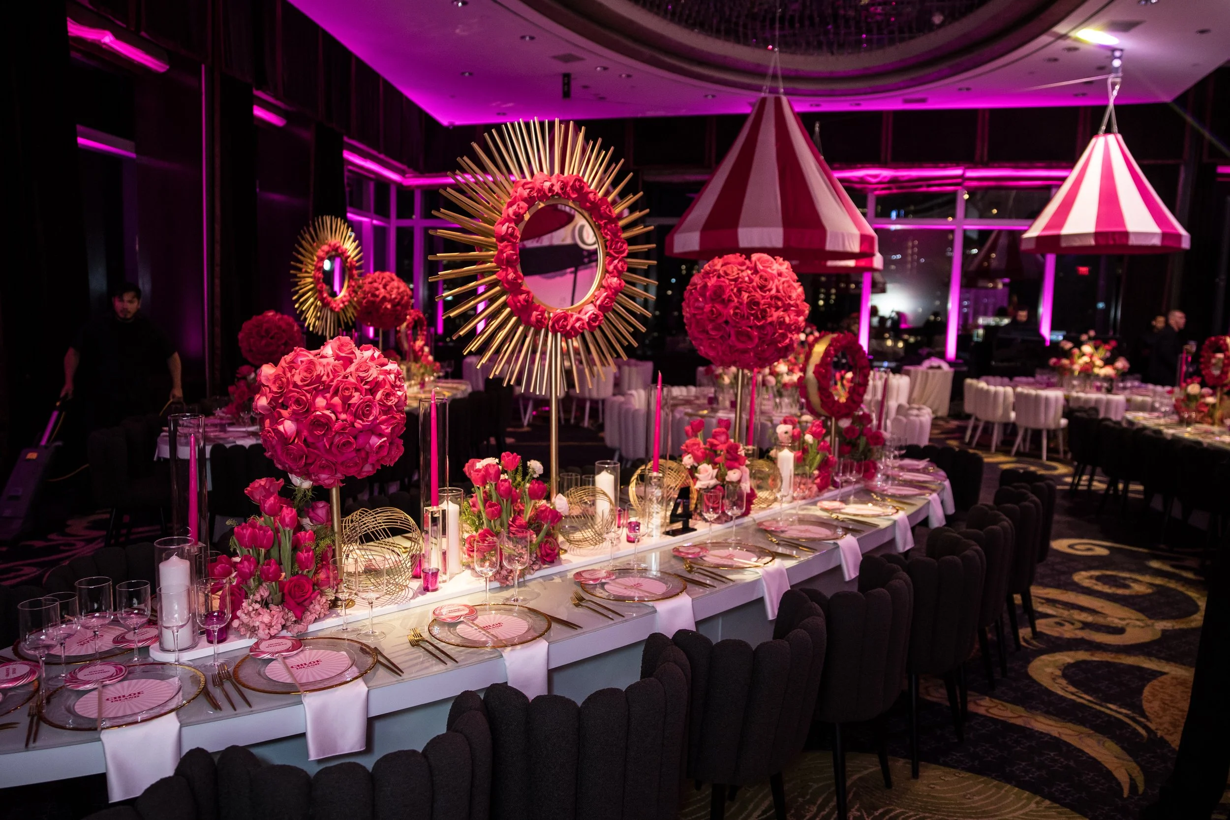table decor  pink floral  room shot  atmosphere 0321.jpg