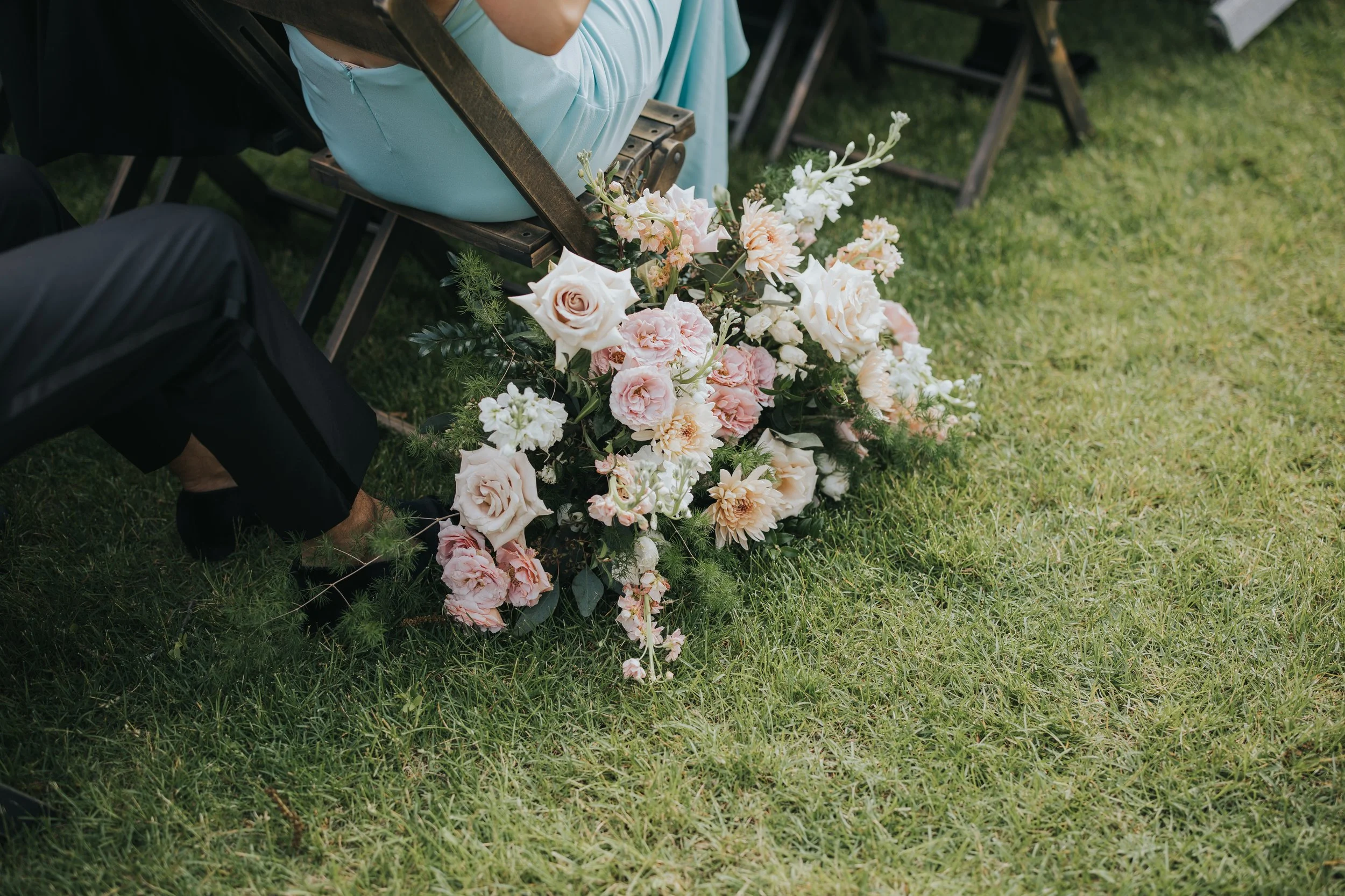 Floral lizzie zack valley rock inn wedding love is rad-6026905.jpg
