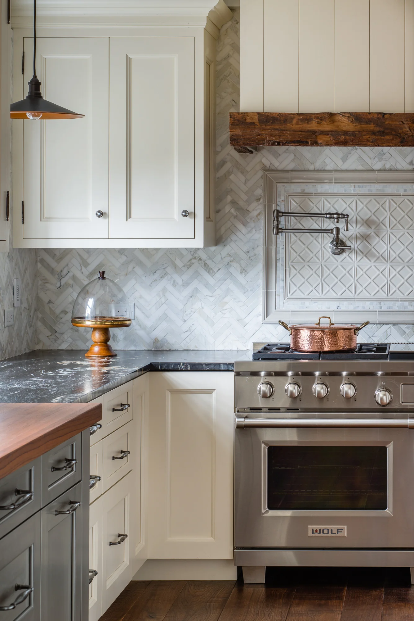 Farmhouse Kitchen Jennifer Gilmer Kitchen & Bath McLean, VA