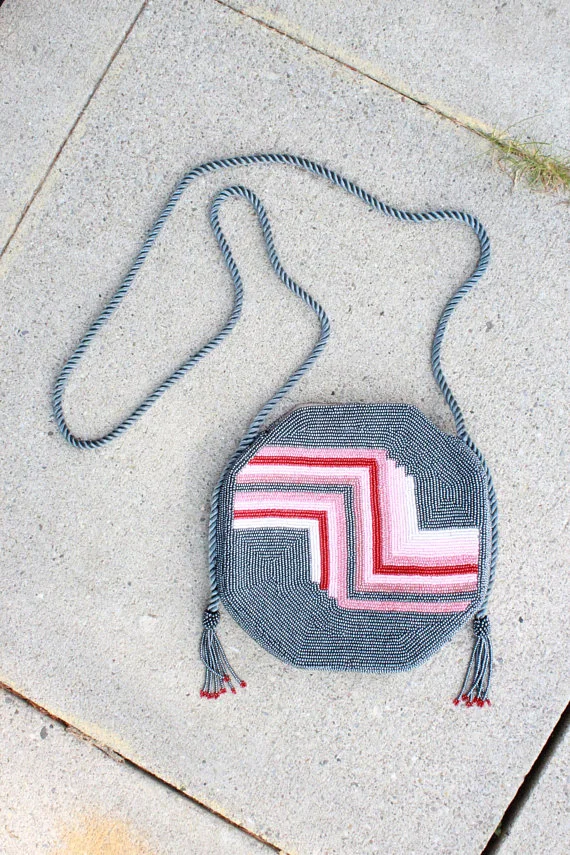 1970SGeometricBeadedBag.jpg