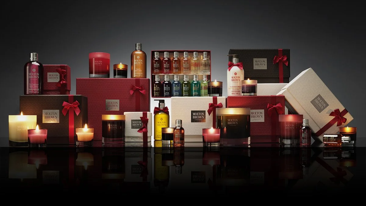 THE PERFECT CHRISTMAS-CAROUSEL-RGB_cropped_graded.jpg