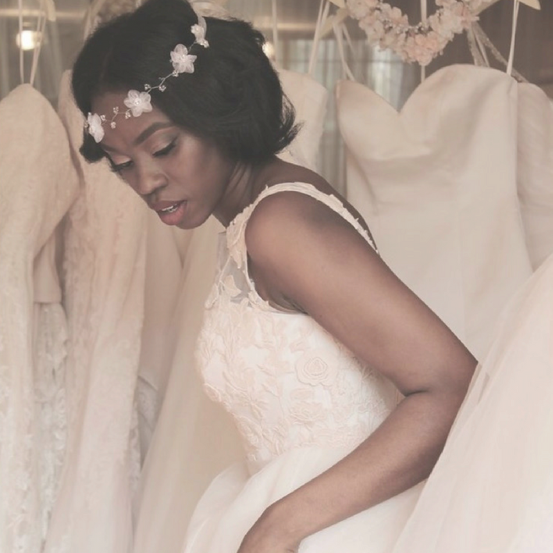 8 TIPS FOR WEDDING DRESS SHOPPING AT A BRIDAL TRUNK SHOW