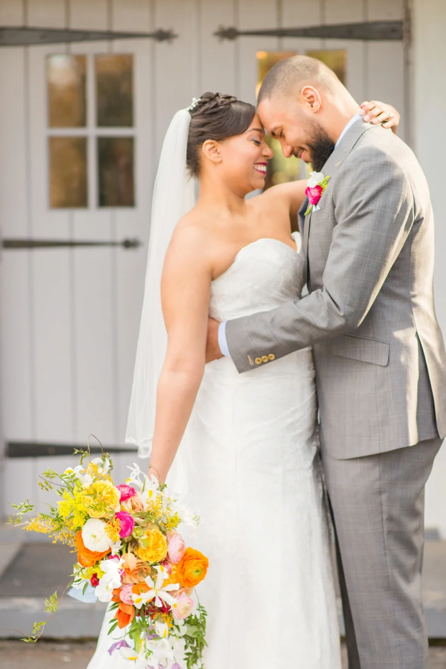 Colorful-Mid-Century-Modern-Wedding-Ideas_0015.jpg