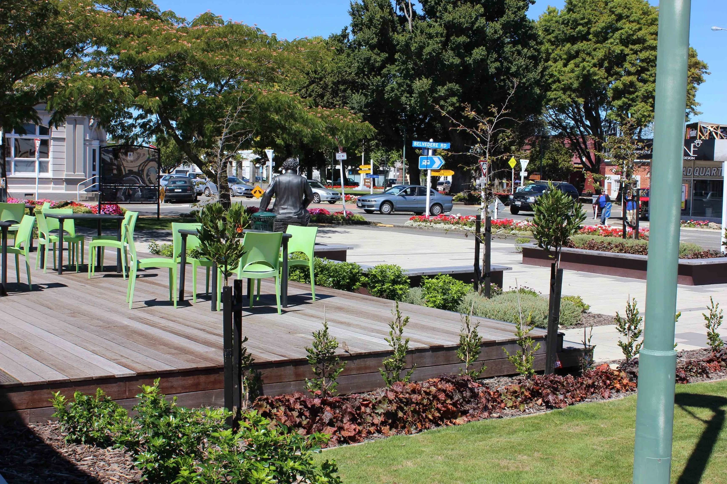 MEMORIAL SQUARE CARTERTON