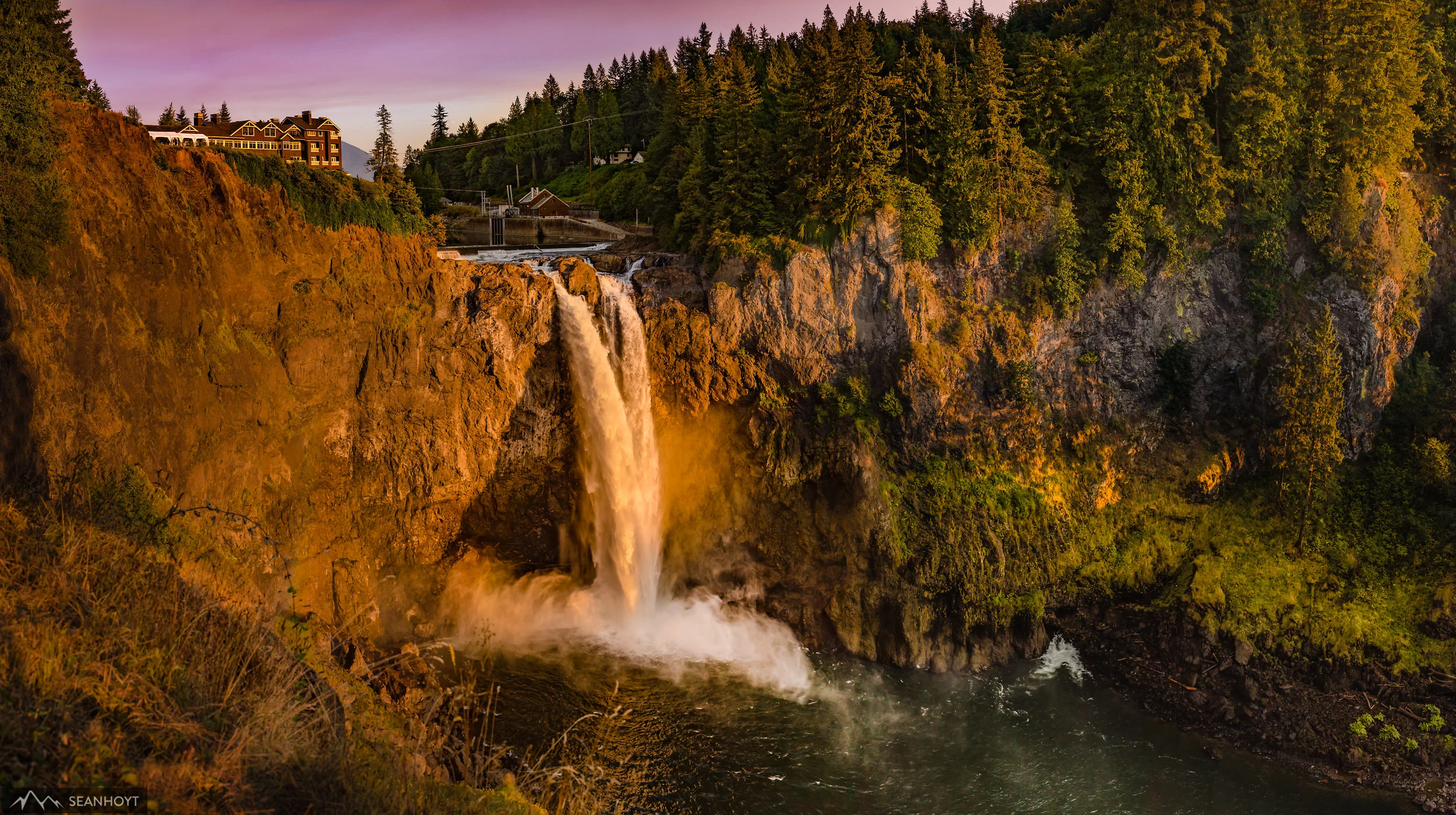 sean-hoyt--sunset-at-snoqualmie-falls--D72_0298-Pano.jpg