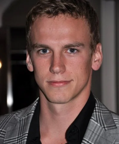 Chris.jpg