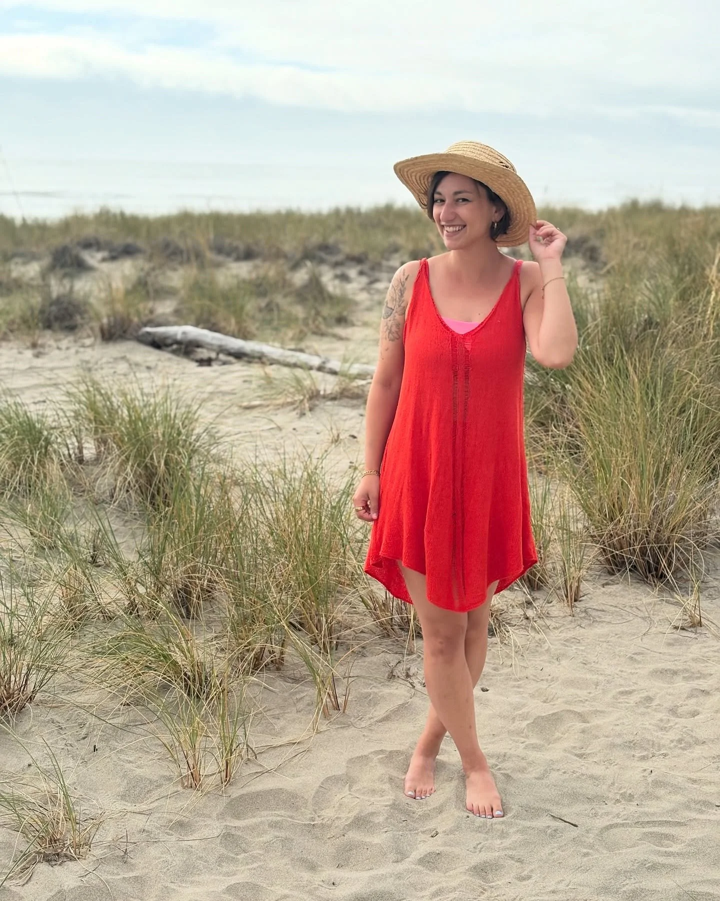 Behold my favorite summer knit, a little experiment I am calling the Outline Dress!! A riff on the Outline Tank by @jessssiemae, I based the shape on a dress I love by @freepeople, using @knittingforolive Pure Silk in the color Blood Orange, a super 
