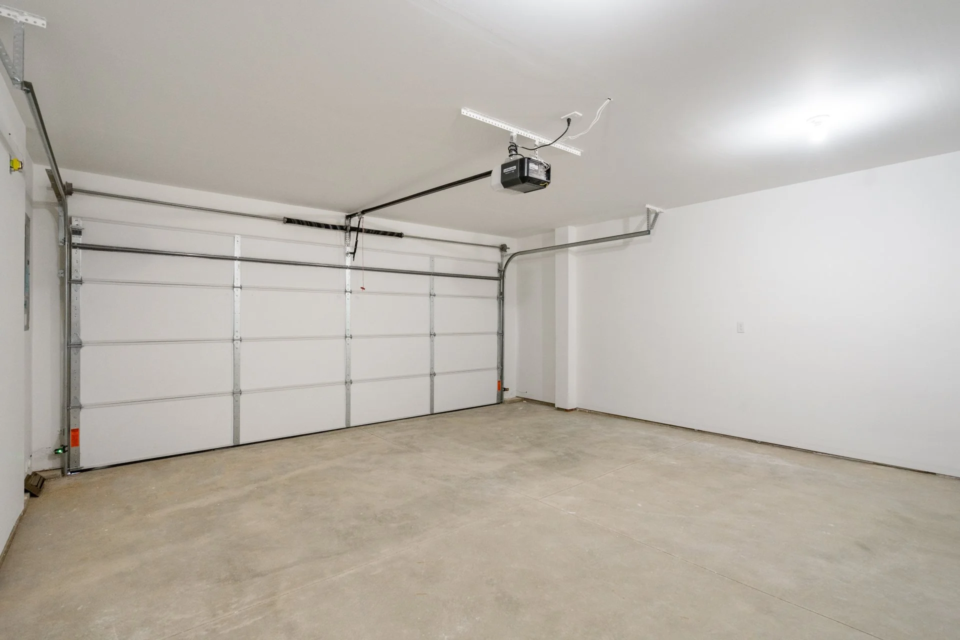 DSC05751-Garage.jpg