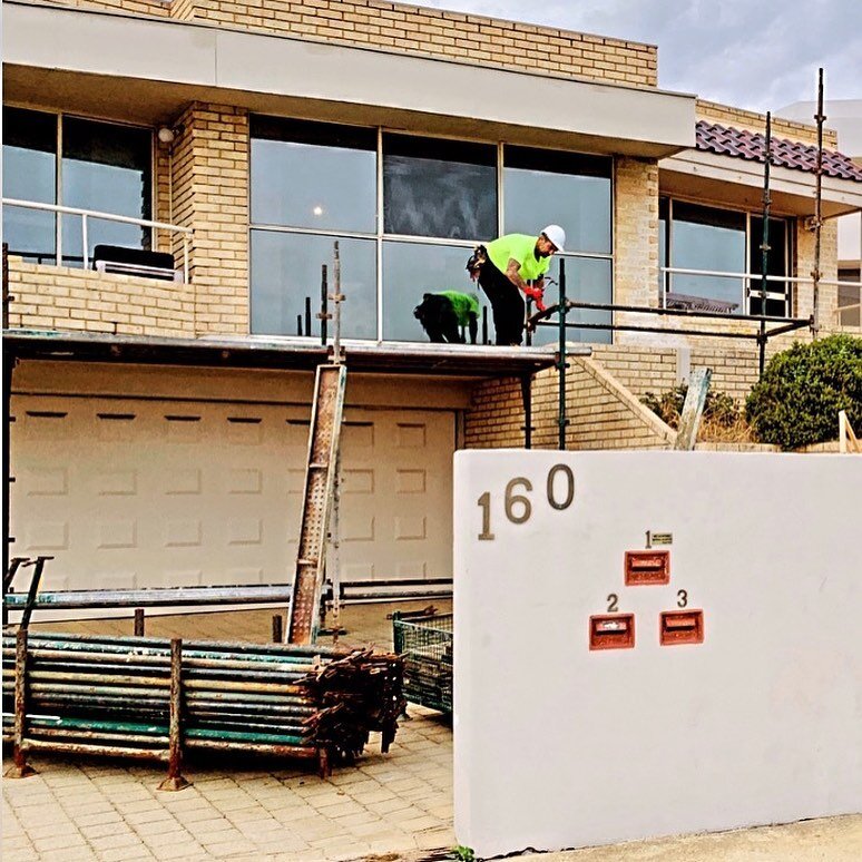 External job complete 👍  #cottesloebeach #builderperth #beachlife #westernsuburbs #havenconstruction #havencustomhomes  #duluxaus #homedesigns #apartmentsperth #newhomebuilder #newhomedesigns #newhomesperth #designandbuild #cottesloe #mosmanpark #sw