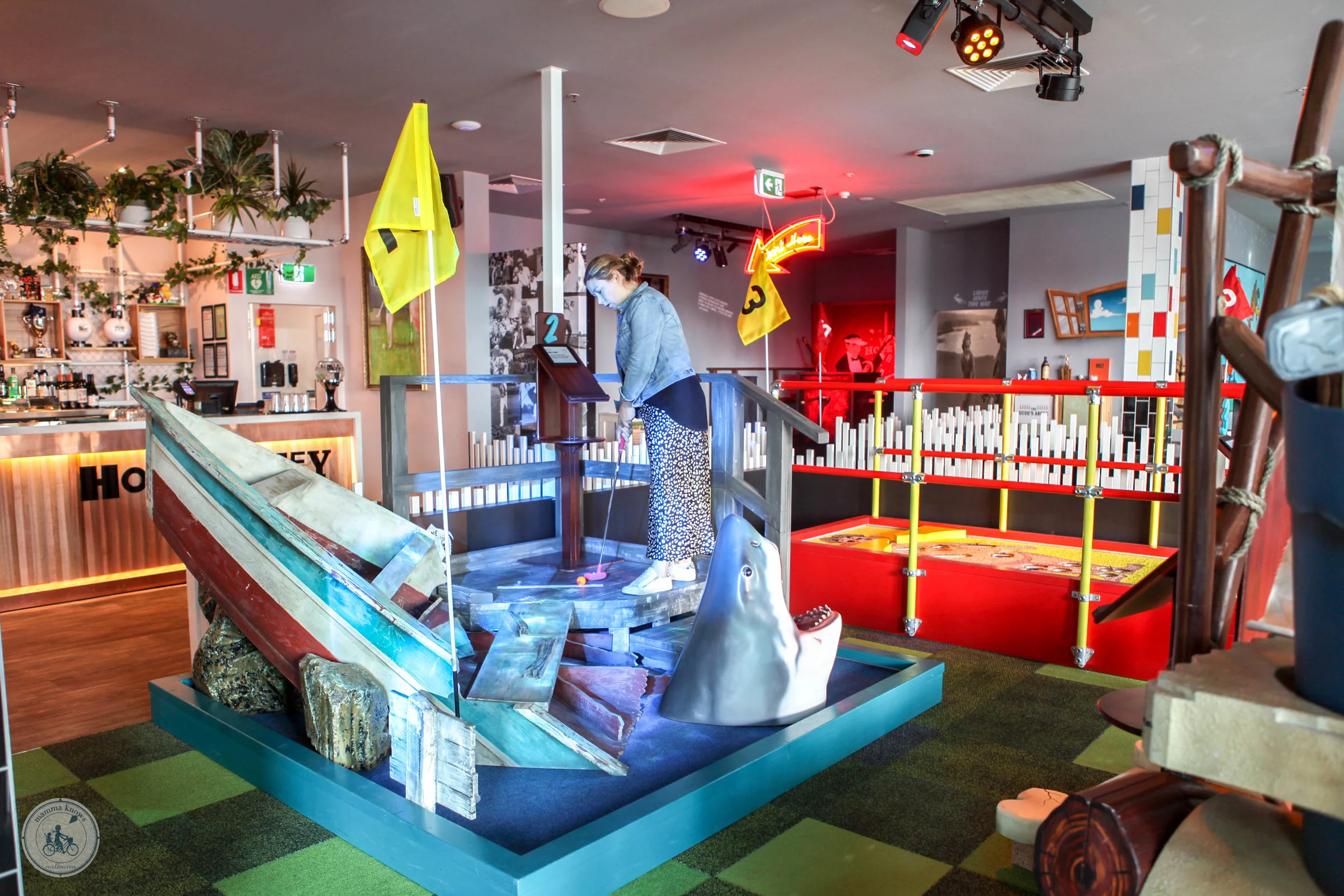 holey moley bayside, frankston — mamma knows south