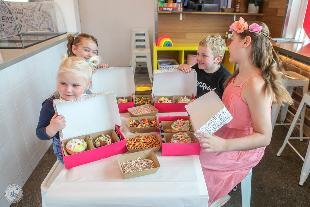 rebel donut decorating -  mamma knows south (23 of 34).jpg
