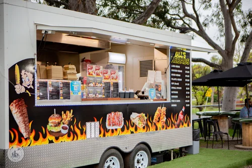 lets eat at manus dessert food truck