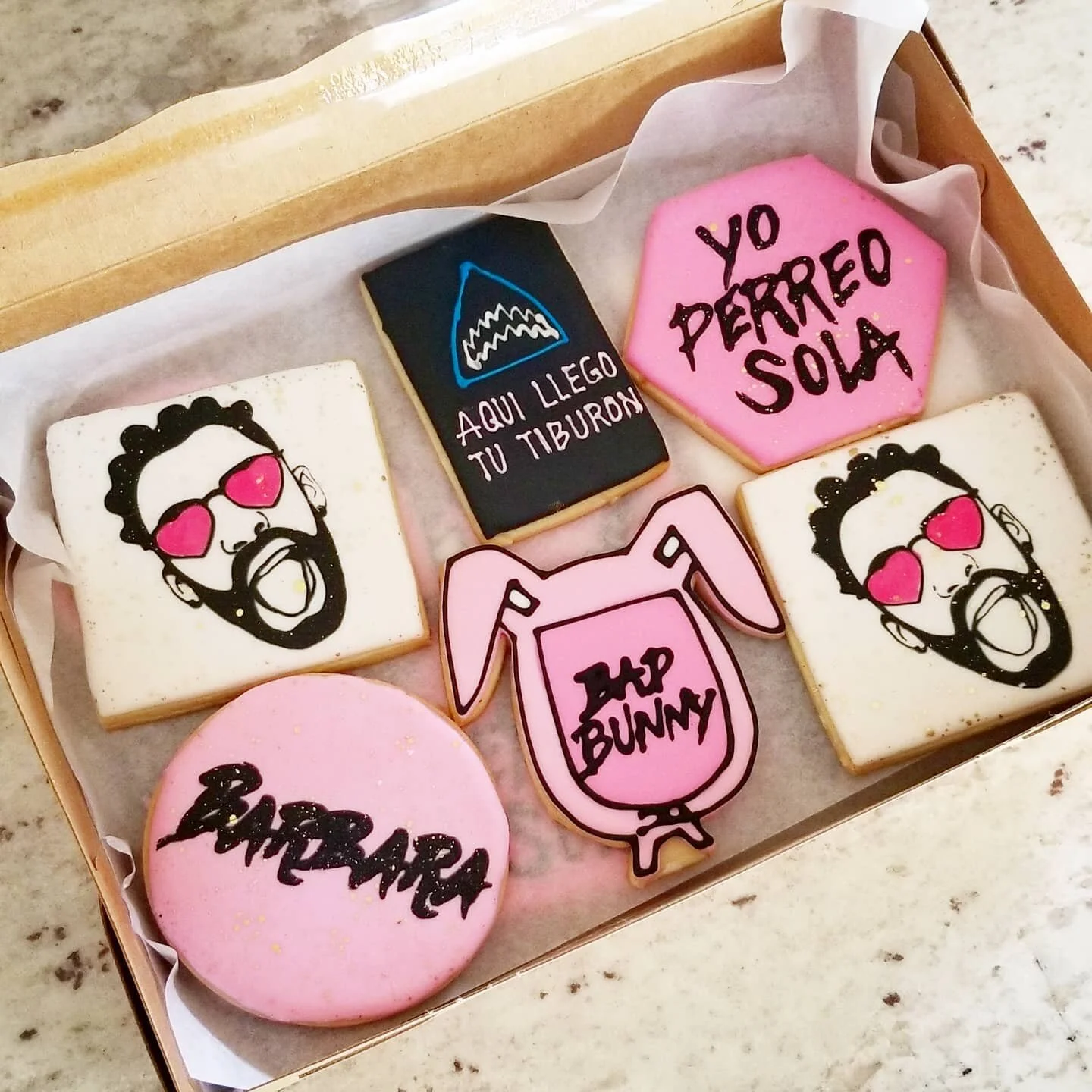 I love it when clients ask for things that I need to do research for. Let's me learn a few things along the way. I had heard of Bad Bunny but didn't know he had so many clip arts of his facial expressions.

#tammysatelier #birthdaycookies #customcook