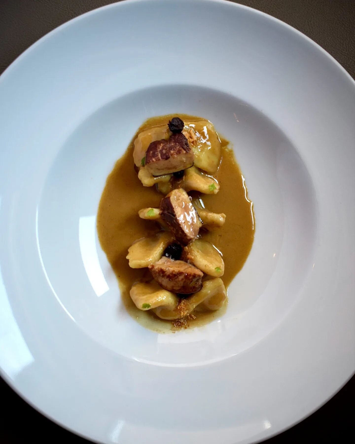 If you gno, you gno.

Prune Stuffed Gnocchi &bull; seared foie gras, vin santo, and almond
&bull;
📸 by @ali_the_fletch
&bull;
#no9park #bostonfoodies #beaconhill #plating #bostoneats #bostonchefs #theartofplating #chefselection