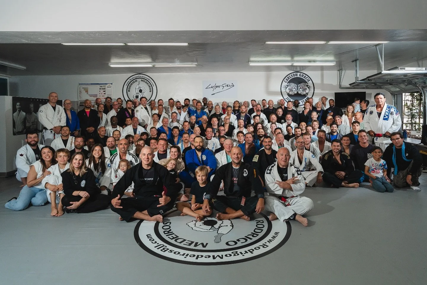 Congratulations @rmedeirosbjj and @bjjrevolutionteampb on 25 strong years and still rolling! 🥋💥
Here&rsquo;s to the passion, dedication, and community you&rsquo;ve built.
.
#kristinadaviniphotography #bjjpacificbeach #bjjrevolutionteampb #bjjsandie