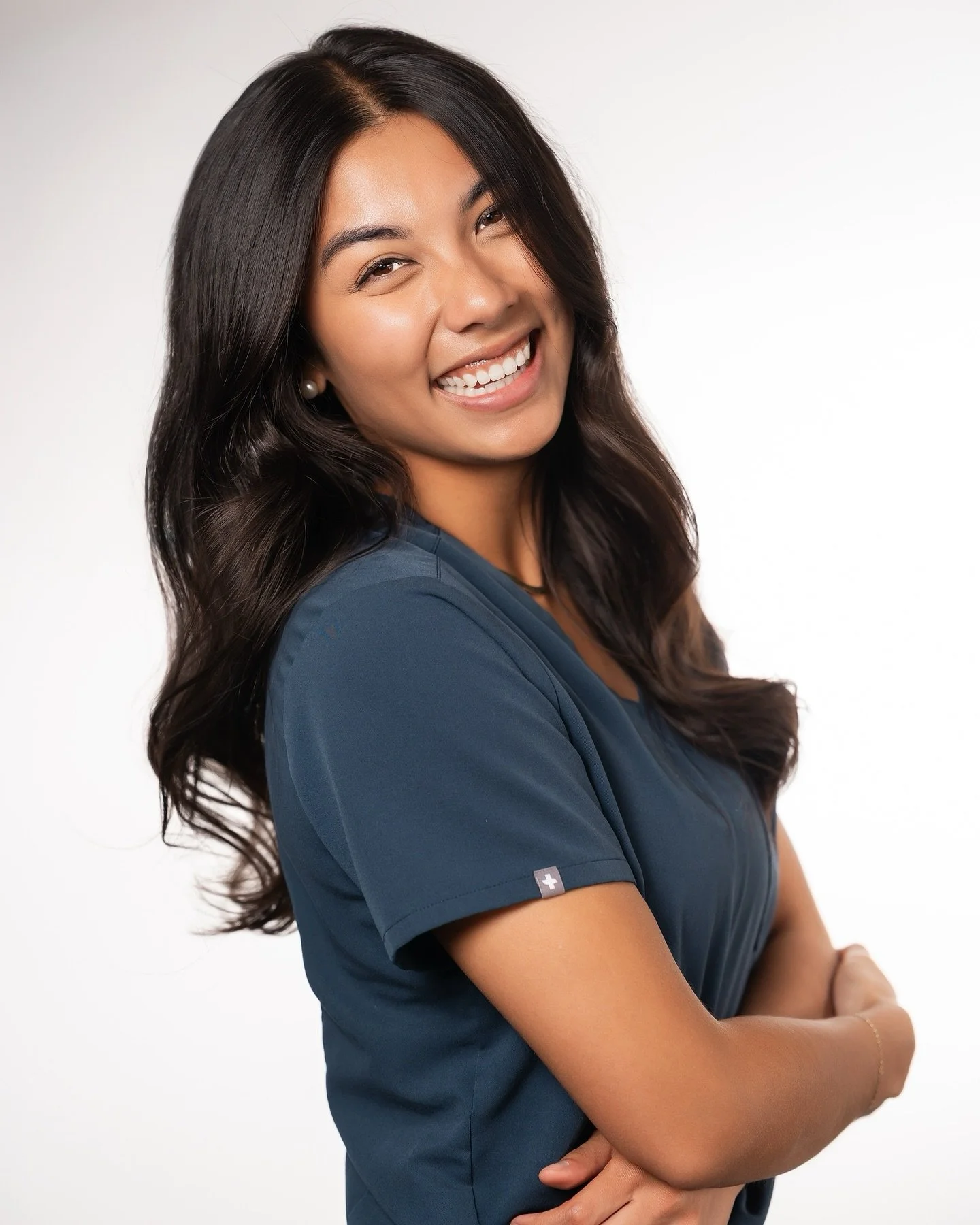 Just one incredibly talented and gorgeous dentist making her brand shine ✨ 
🦷@christine.morgan
.
 #kristinadaviniphotography #sandiegophotographer #sandiegoportraitphotographer #sandiegobrandohotography #personalbrandingphotography #sandiegoheadshot