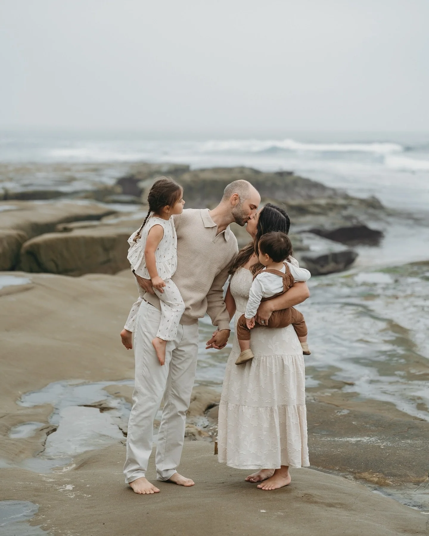 San Diego really said &ldquo;plot twist!&rdquo; this week 😅🌧️
An unexpected storm is rolling in, and it&rsquo;s definitely shaken up my already fully booked shooting schedule. As much as I wish I could control the weather for all of us&hellip; natu