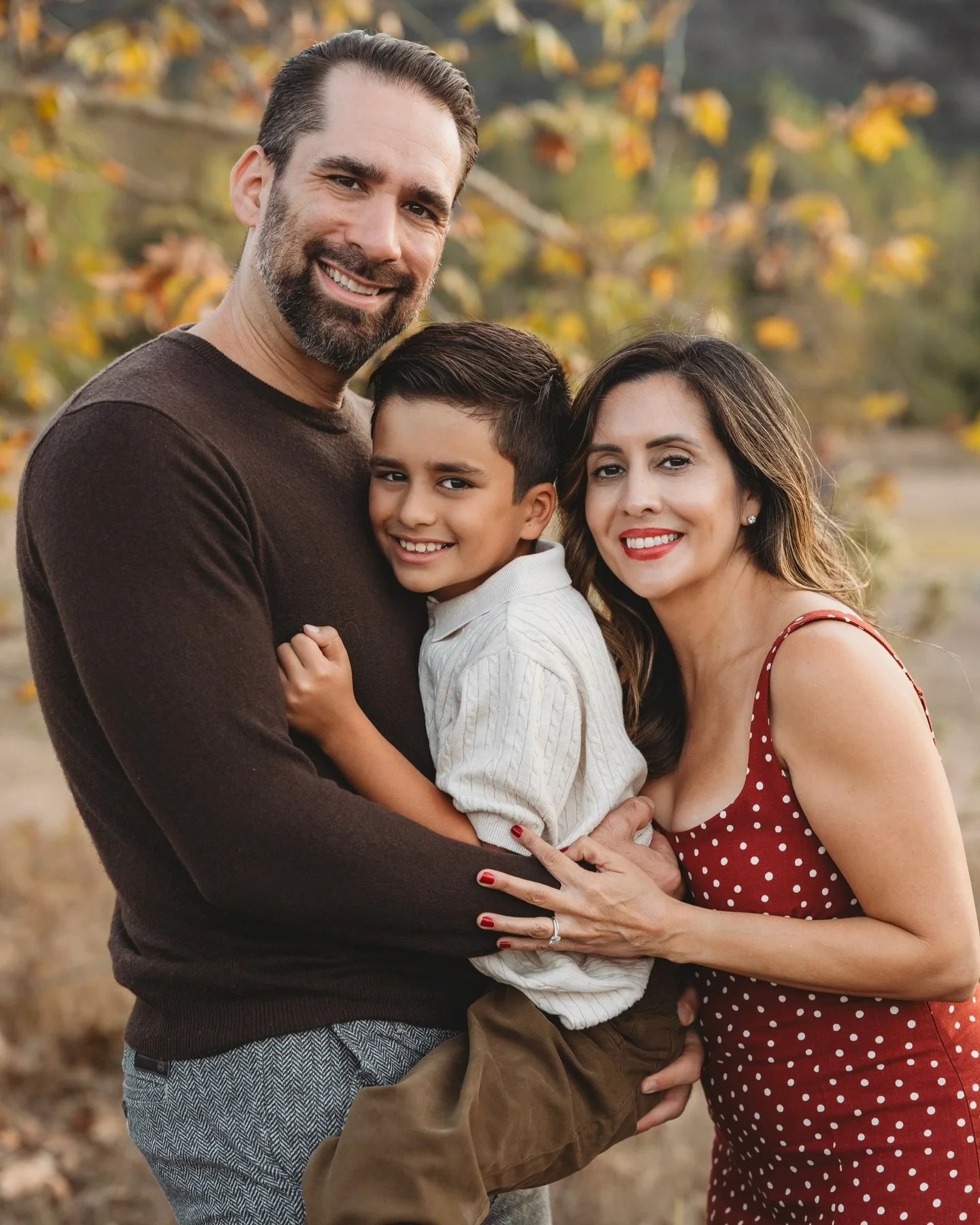 Another gorgeous gallery delivered, soaked in golden hour glow and cozy fall colors. 🍂✨
.
#kristinadaviniphotography #sandiegofamilyphotographer #familyphotography #lajollaphotographer #lajollafamilyphotographer #sandiegominisessions #familyportrait