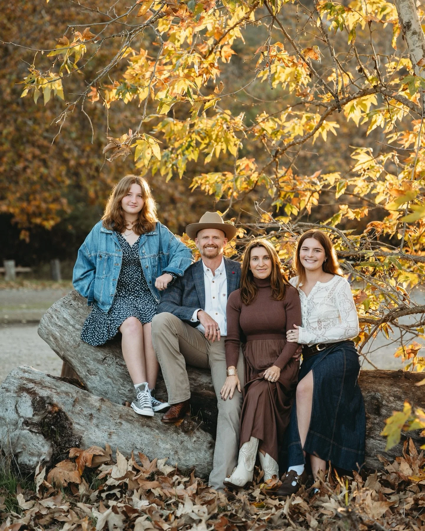 Hope you all had a warm and joyful Christmas 🎄✨
Your Christmas cards keep making their way to me, and my heart couldn&rsquo;t be fuller seeing these memories live on 🤍
.
#kristinadaviniphotography #sandiegophotographer #sandiegofamilyphotographer #
