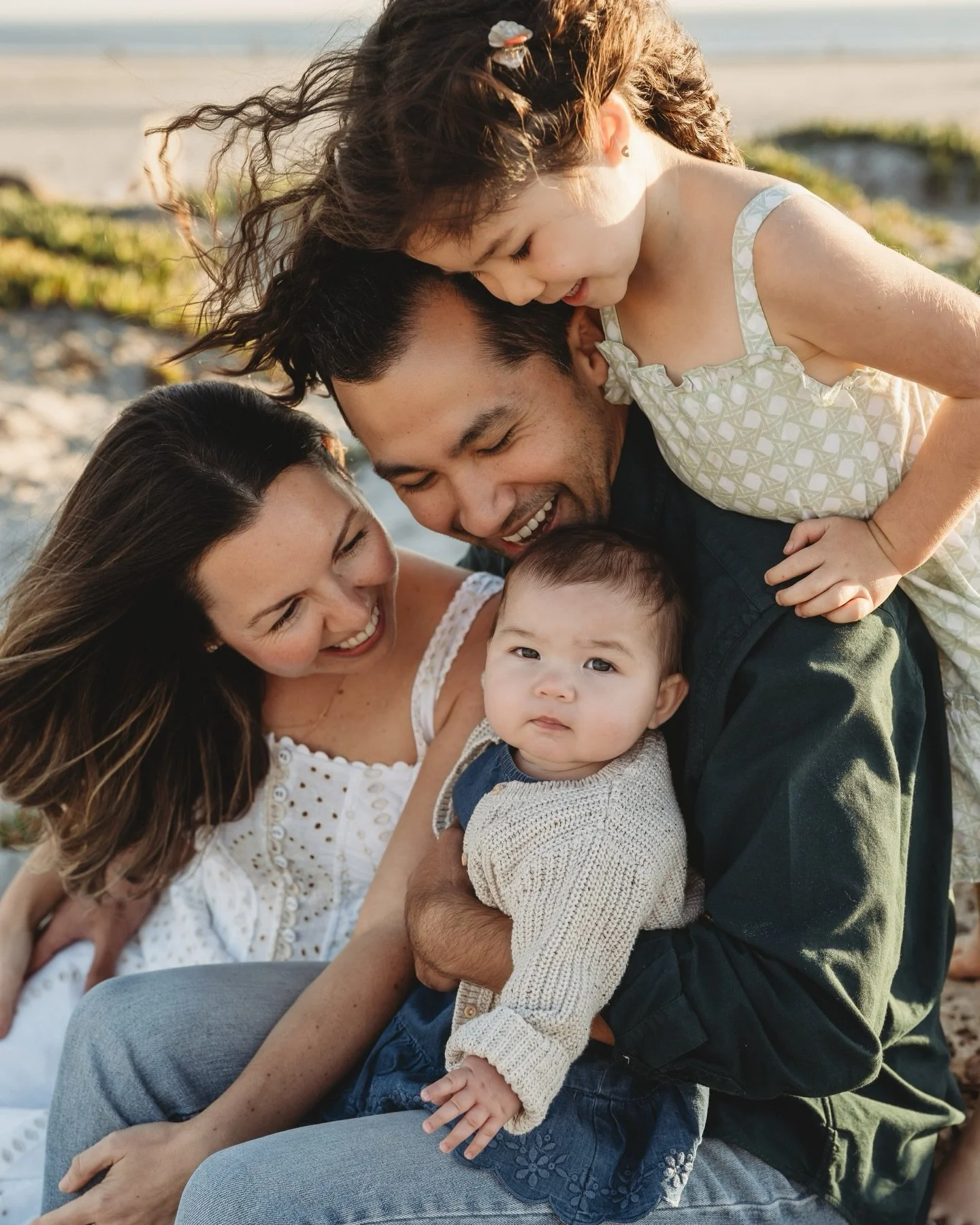 The proof that the best moments are the in-between ones ✨
.
#sandiegophotographer #kristinadaviniphotography #sandiegofamilyphotography #coronadophotographer #hoteldelcoronado