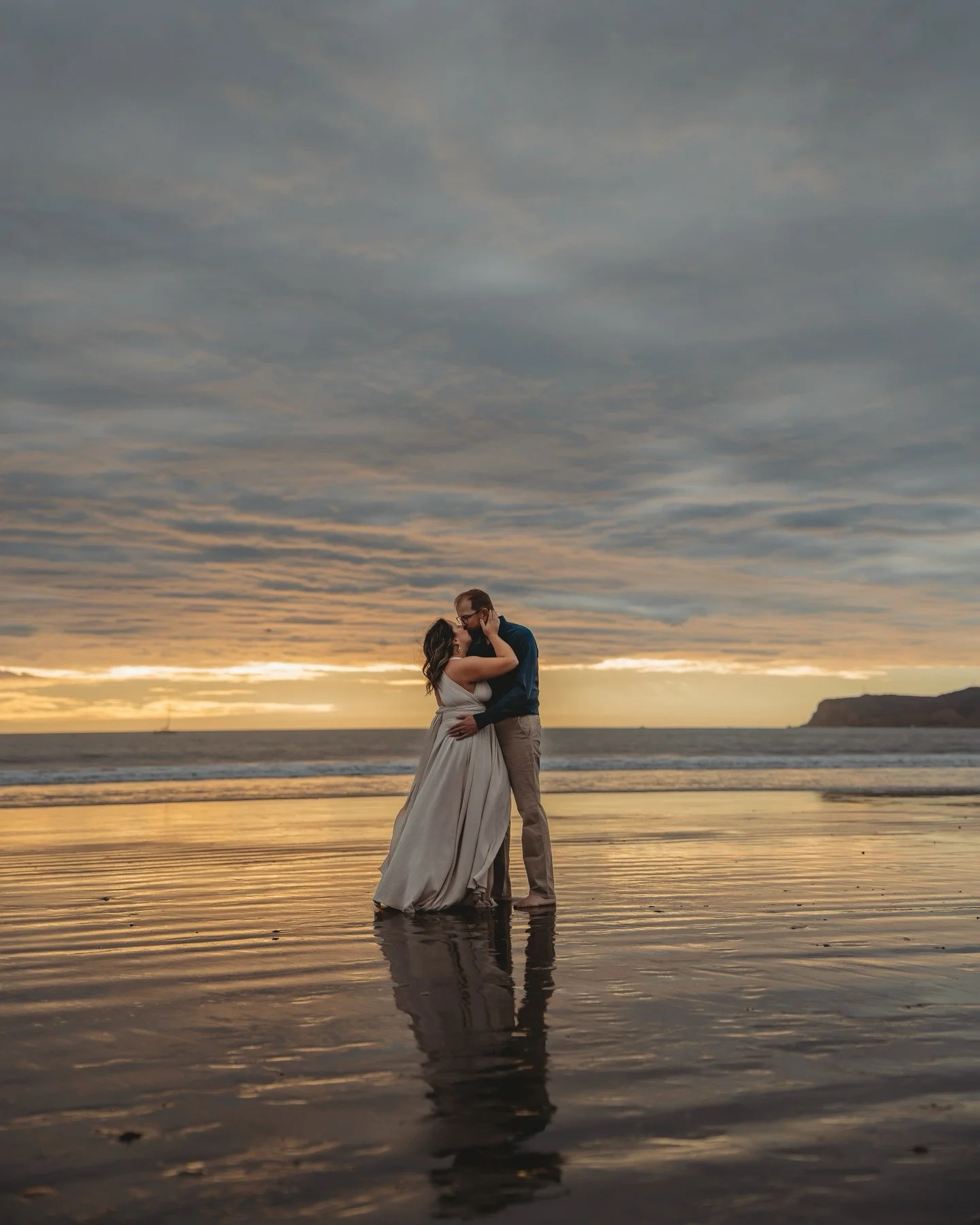Looking ahead to a 2026 engagement season full of love &amp; new beginnings ✨
.
#kristinadaviniphotography #sandiegophotographer #sandiegoengagementphotography #beachengagementphotos #coronadoengagementphotographer