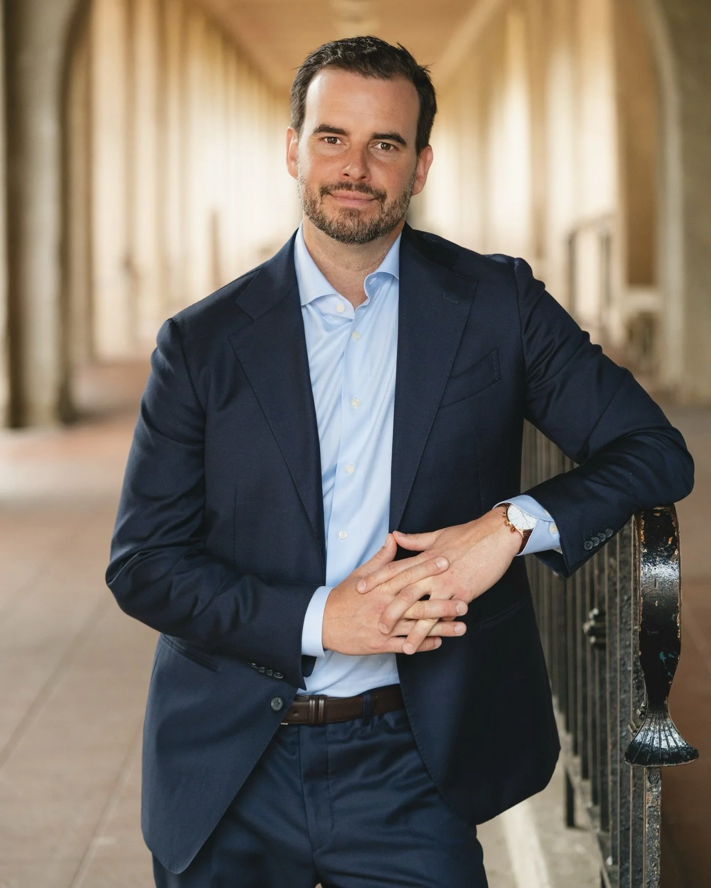 Lawyered up ⚖️

Scott&rsquo;s headshots for his website &amp; marketing materials at Balboa Park. Arches, columns, courtyards, clean lines. So much range in one location, from polished and powerful to relaxed and approachable.

If you&rsquo;re a prof